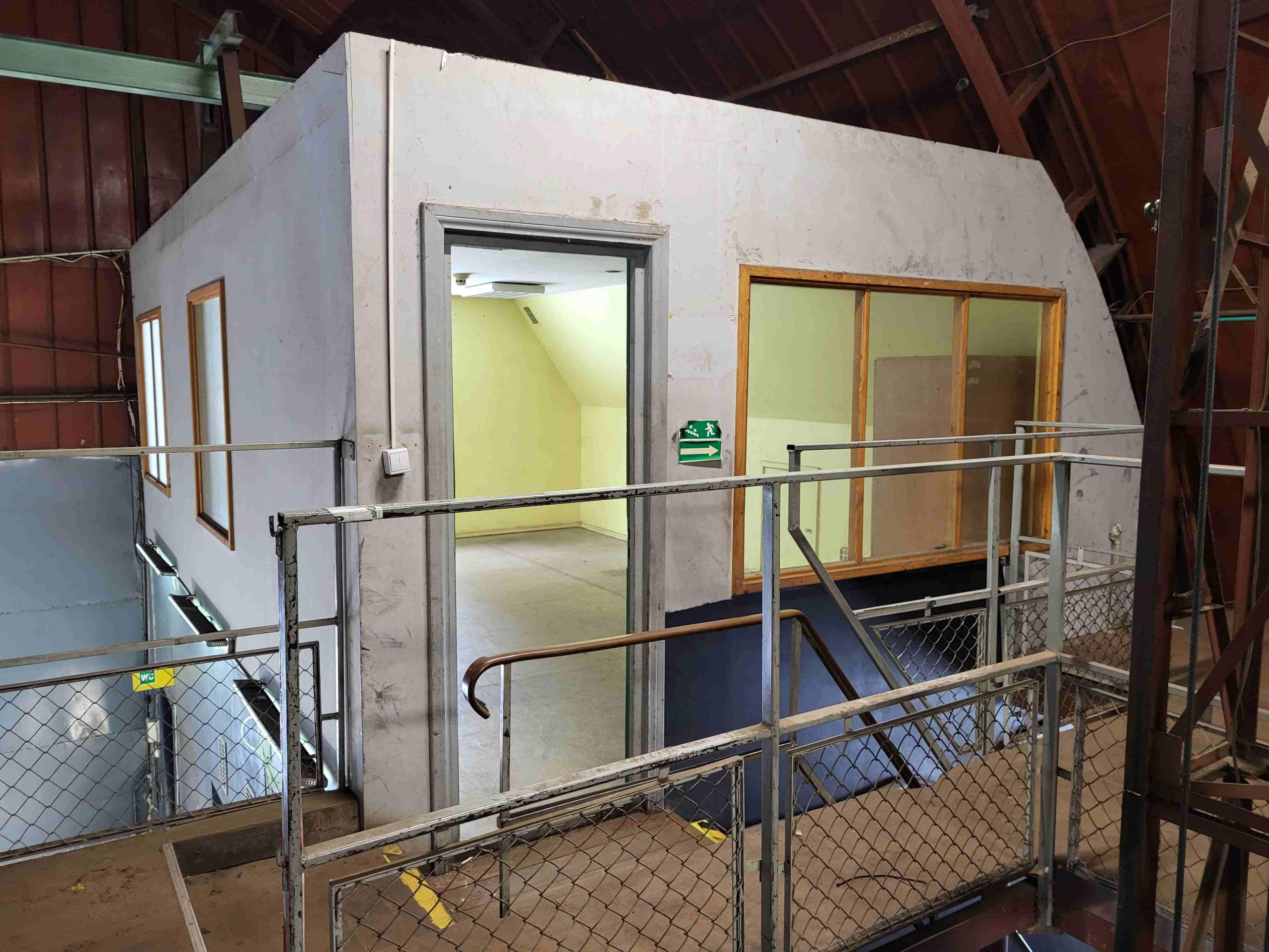 Angars Kinostudija 12